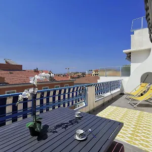  Appartement Smartbnb - Dernier étage - Terrasse à Ciel Ouvert - Garibaldi France